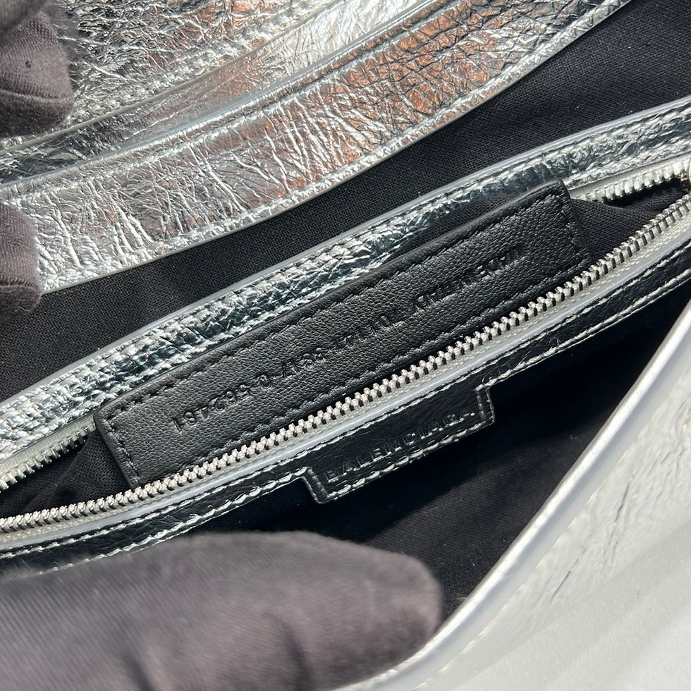 Thumbnail: BALENCIAGA LINDSAY SMALL SHOULDER BAG WITH STRAP