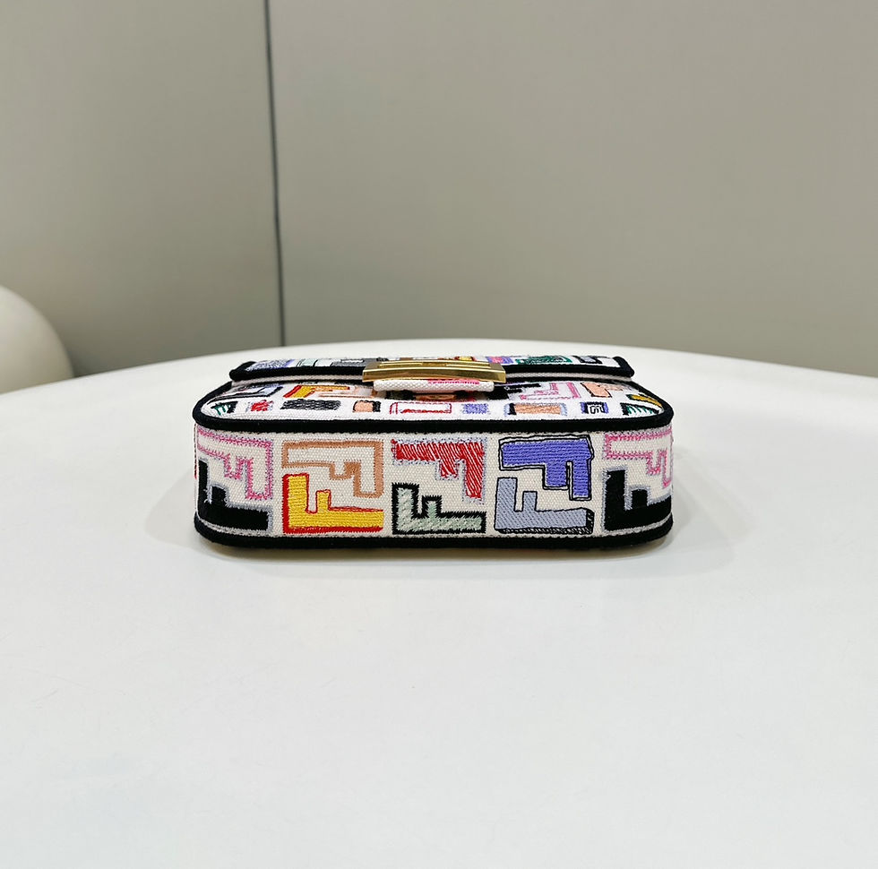 Thumbnail: FENDI BAGUETTE MINI BAG