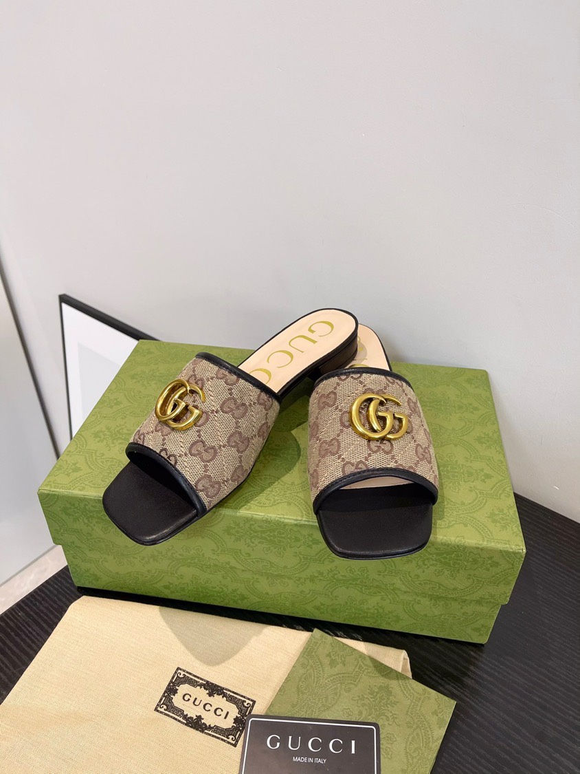 Thumbnail: GUCCI DOUBLE G SANDALS
