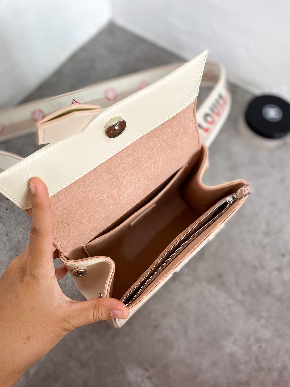 Thumbnail: LV CLUNY MINI BAG EPI LEATHER