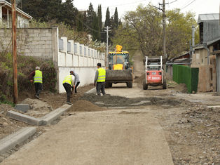 ვახტანგ გორგასლის ქუჩაზე ასფალტი დაიგება, ბორდიურები მოეწყობა და ტროტუარები მოპირკეთდება