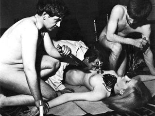 Érotisme, ésotérisme, et célébrité, est-ce la fin des fameux infâmes?