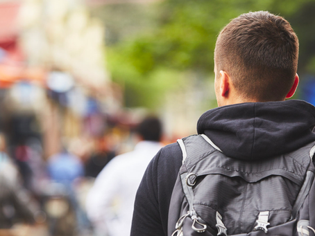 Usar mochila em ponto de tráfico pode justificar abordagem policial?