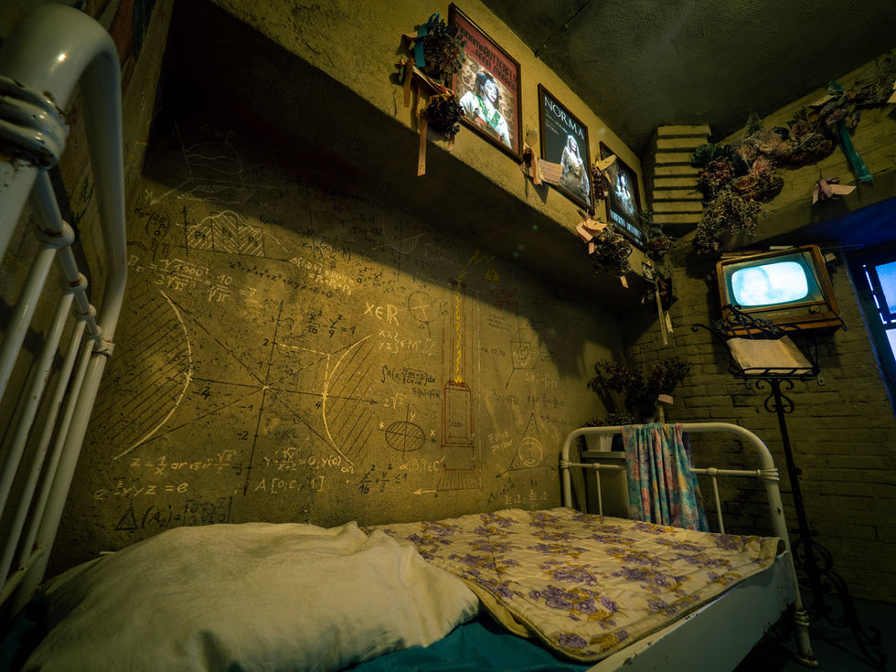 THE_ROOM_BrandonDarkmoor_Zelle3