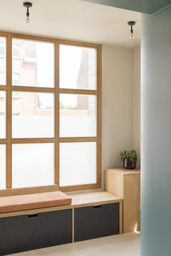 avani interior
totaalrenovatie
bureauruimte
natuurlijke materialen
hout
keramiek
staal
schuifdeur
bureaumeubel