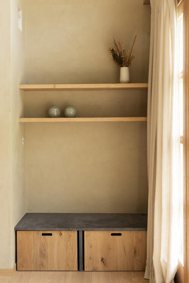 avani interior
totaalrenovatie
bureauruimte
natuurlijke materialen
hout
keramiek
staal
bureaumeubel