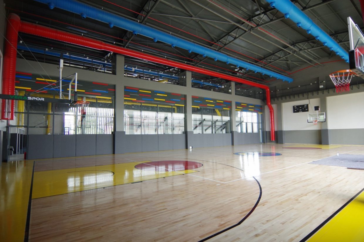 TED Kayseri Koleji basketbol salonu
