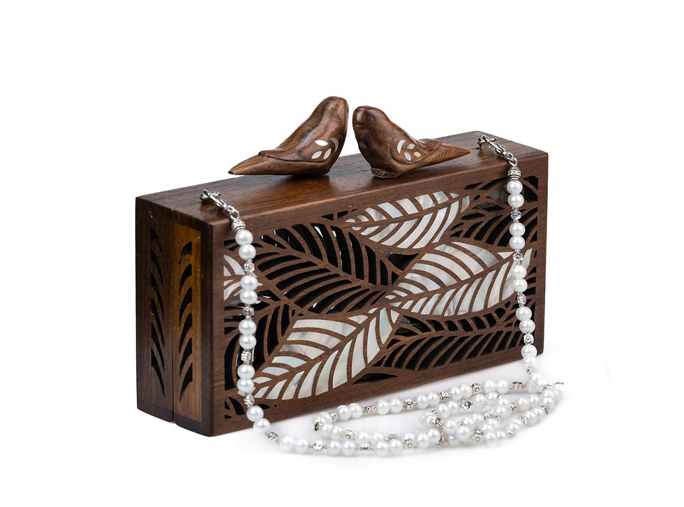 Thumbnail: Lovebirds clutch