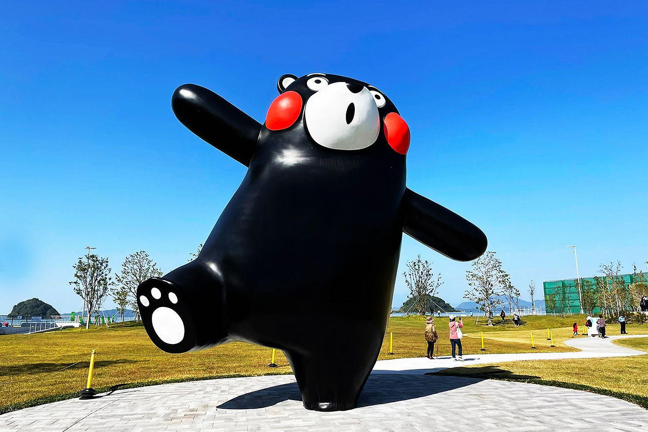 Kumamon giant statue