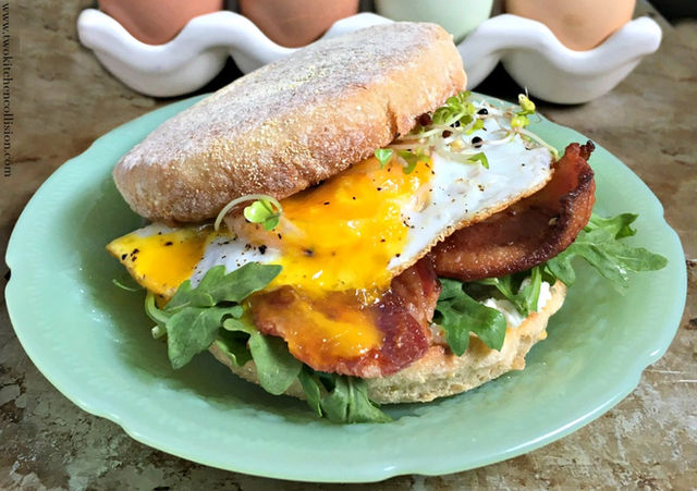 Bacon, Egg & Arugula Breakfast Sandwich