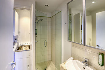 Deluxe Two Bedroom Apartment with Sea View