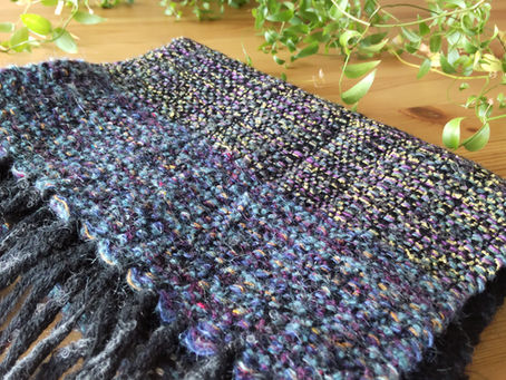 クリスマスには手織りのマフラーのプレゼントがおすすめ