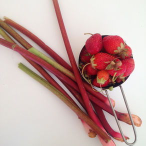 Recipe: Rhubarb and Strawberry Crumble