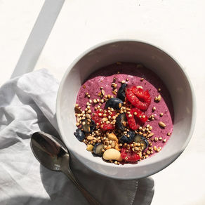 FROZEN BERRY SMOOTHIE BOWL