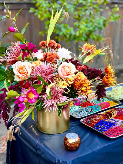 bold flower colors for arrangement
