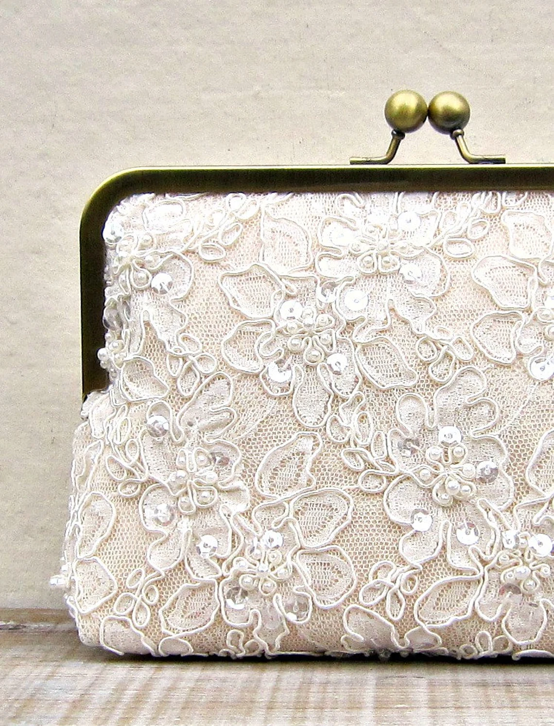 #constancehandcrafted #nudeclutch #weddingclutch