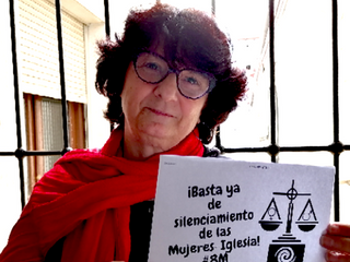 REVUELTA DE MUJERES EN LA IGLESIA