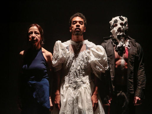 Bad Bunny assistiria: peça inspirada em “As Veias Abertas da América Latina” está na programação do Festival de Curitiba