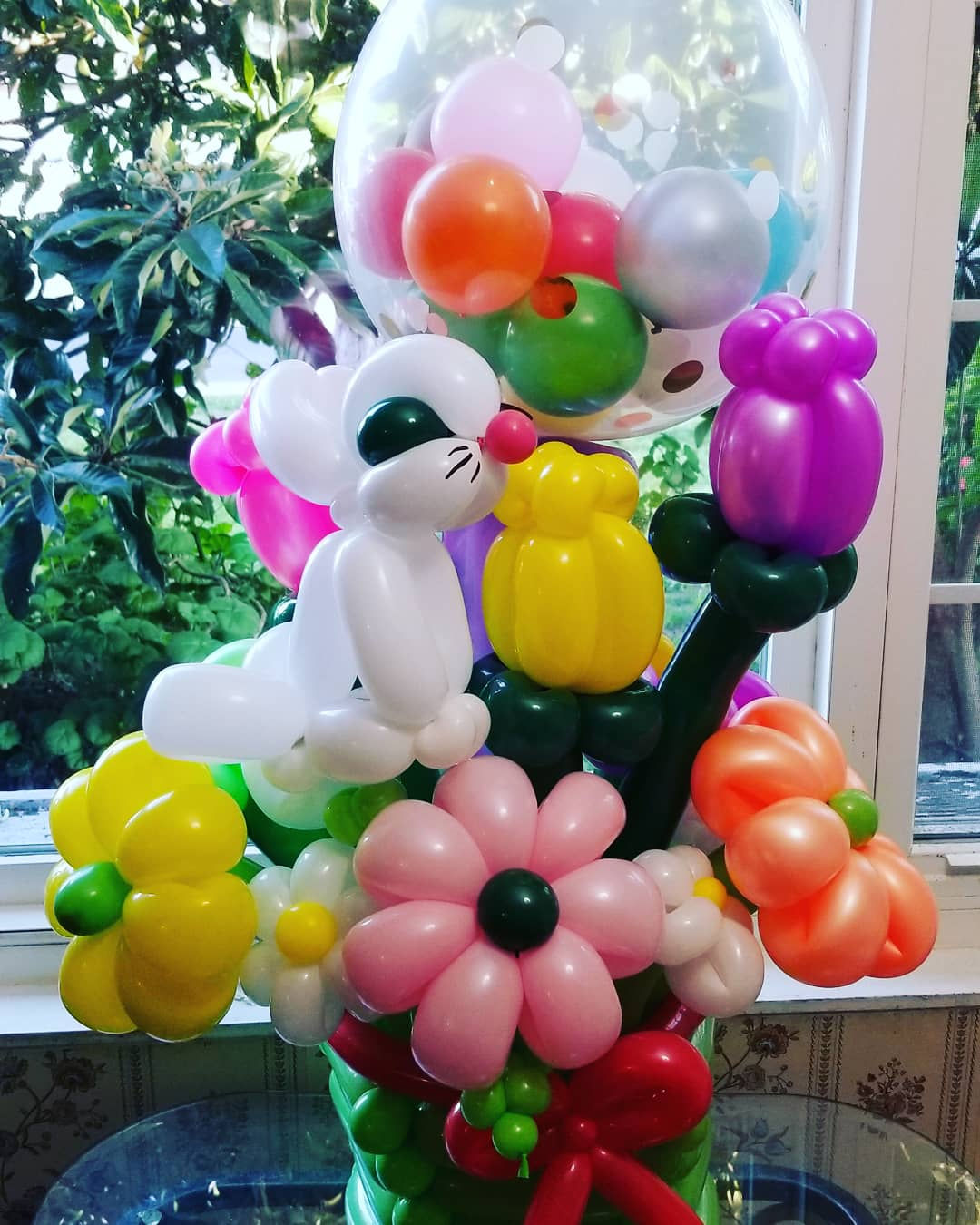 Happy Easter Balloons Baskets 