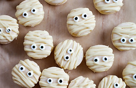 Halloween Macaroons