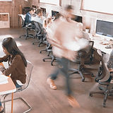 忙しいオフィス