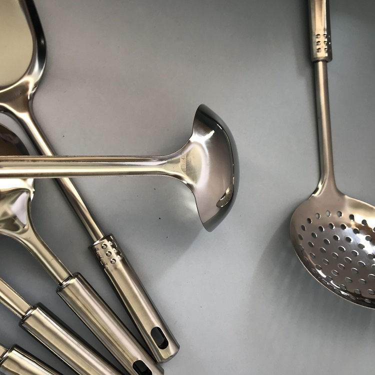 Miniatura: Stainless steel ladle and slotted spoon kitchen set.