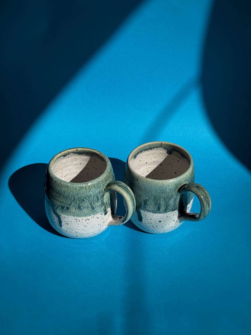 Thumbnail: Set of 2 Mugs - White dripping Ocean
