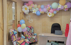 Daisy Balloon Garland