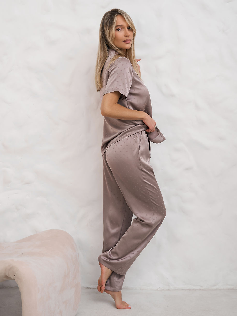 Миниатюра: Love is