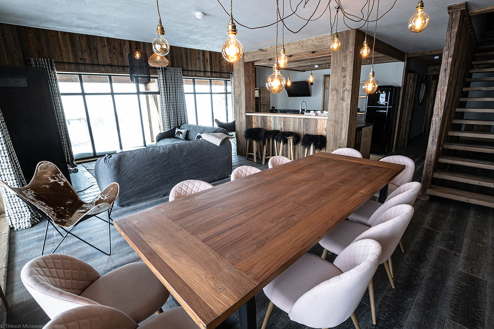 TABLE CHENE