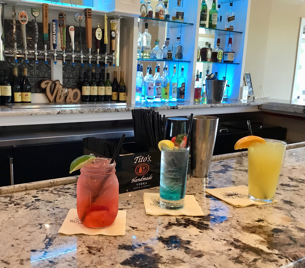 Fun drinks at Rock Island Lake Club
