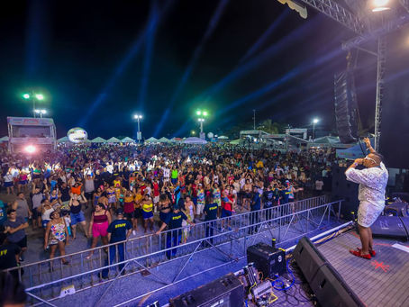 Primeira noite do Festival de Arembepe conecta milhares de pessoas à música, identidade e alegria