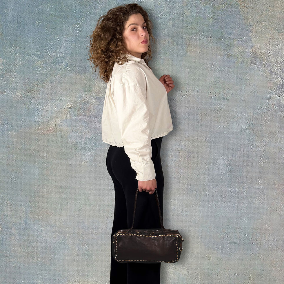 Campomaggi Italy Simona in T Moro front on model