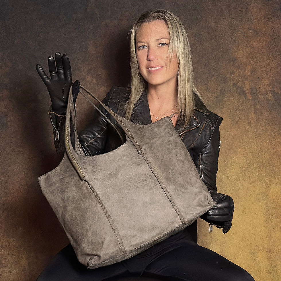 Campomaggi-Italy Antonia Shopper in Nappa Cement front on model