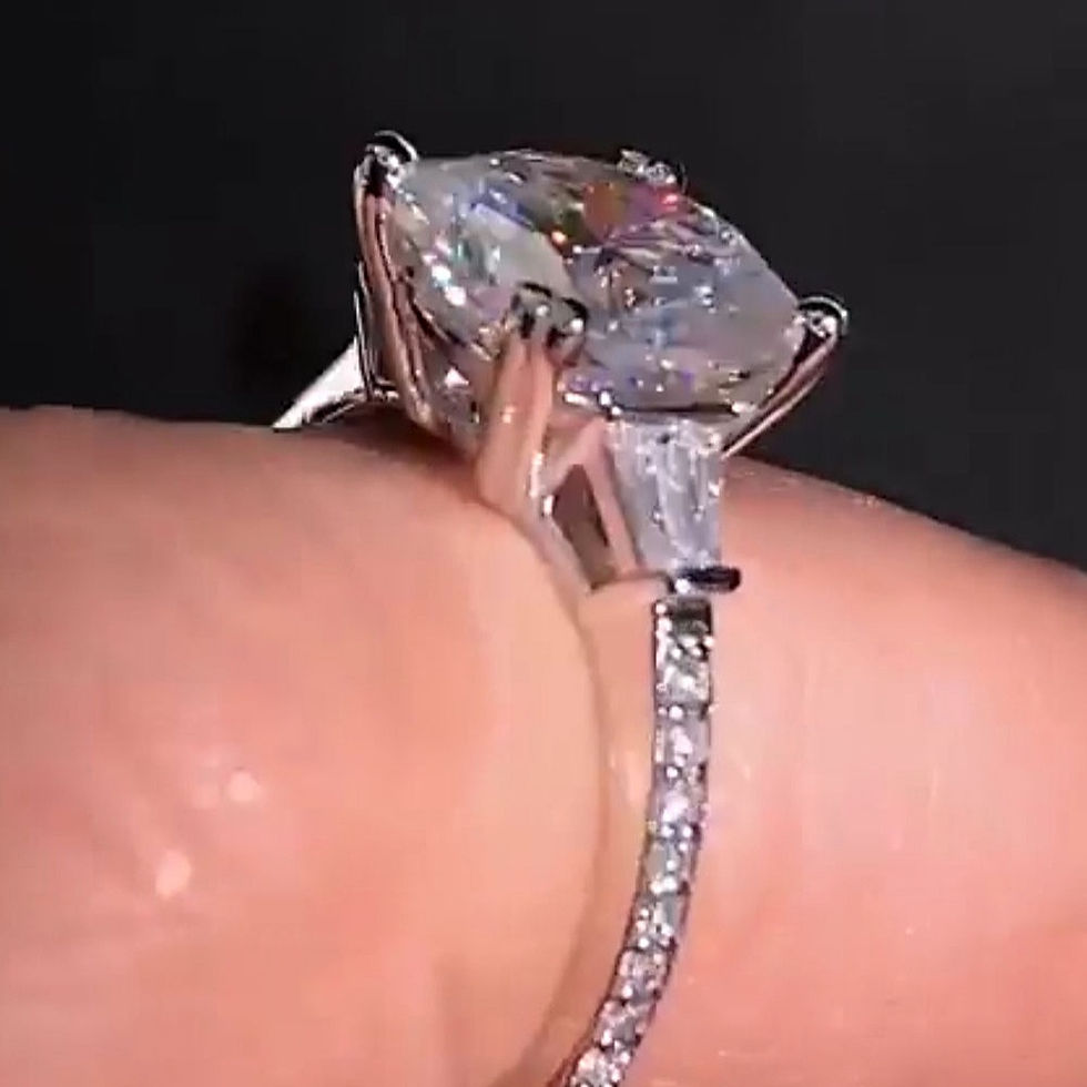 Miniatura: Anillo Oro Compromiso Moissanita Cojín de 1.00ct Halo