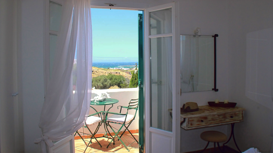 Seaview bedroom in Naoussa