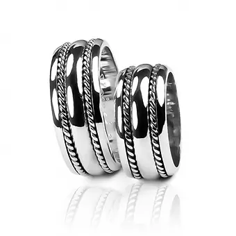 anillos de bodas Love Cord de Joyería Caracas, elaborados con oro de 18k, cuenta con certificado de autenticidad y garantia.