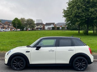 Thumbnail: 2015 MINI COOPER D