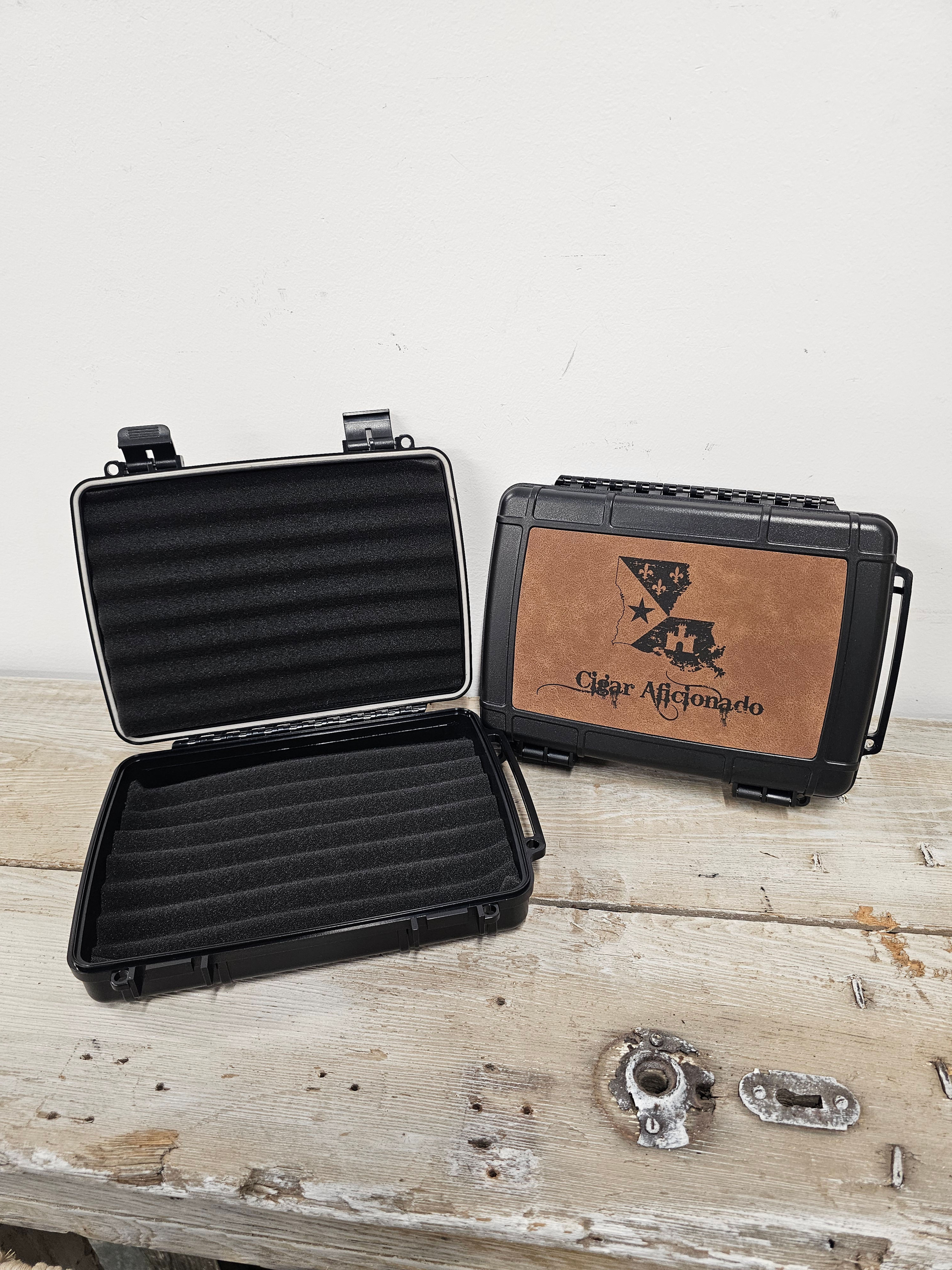 CUSTOM ENGRAVED TRAVEL CIGAR CASE - CEDAR CREEK LEATHERETTE COLLECTION