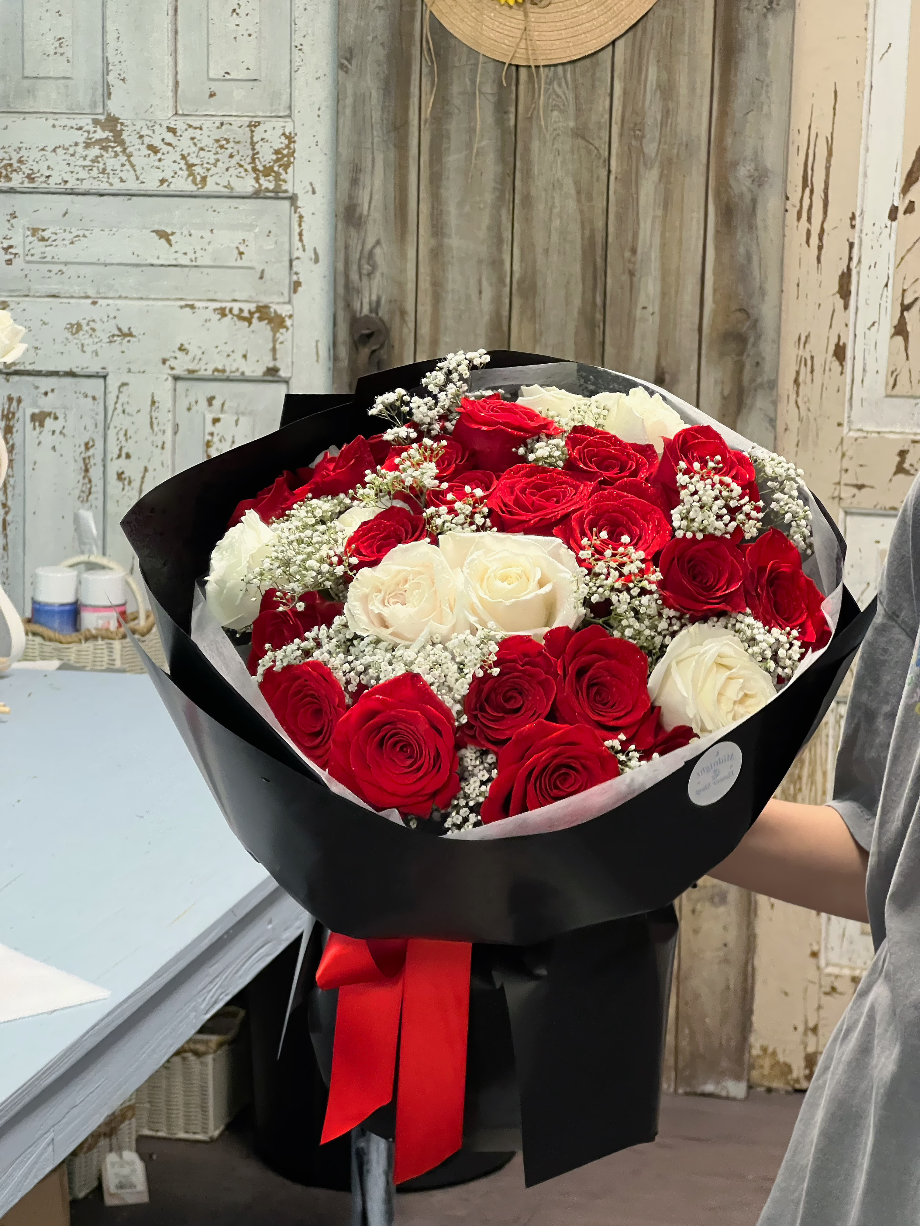 X-Large Red and White Roses