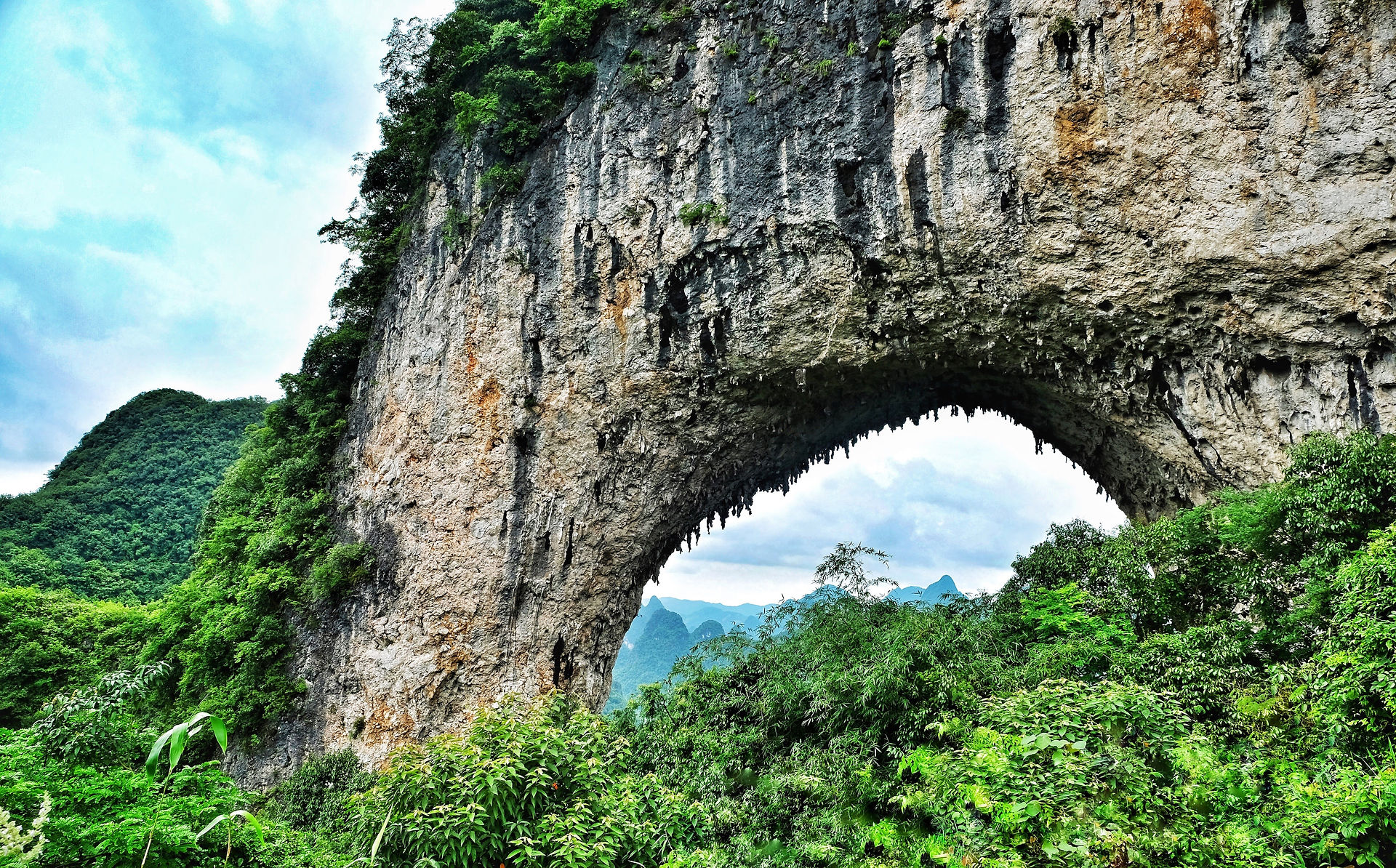 Yangshuo - Moon Hill