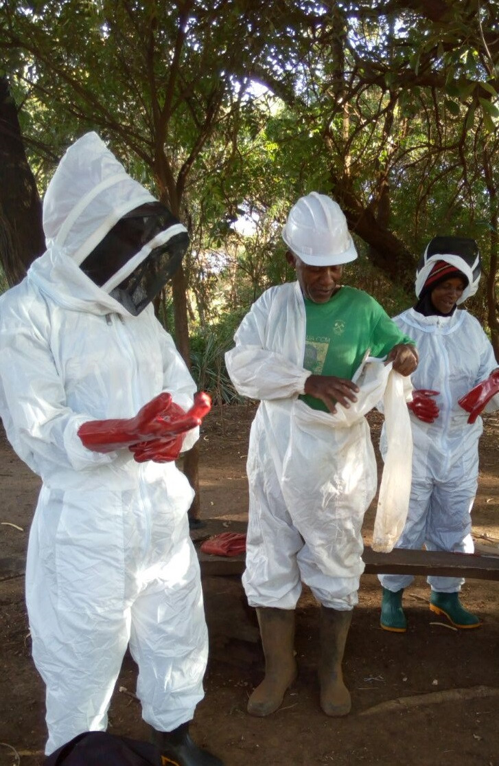 Mwadu group learning beekeeping