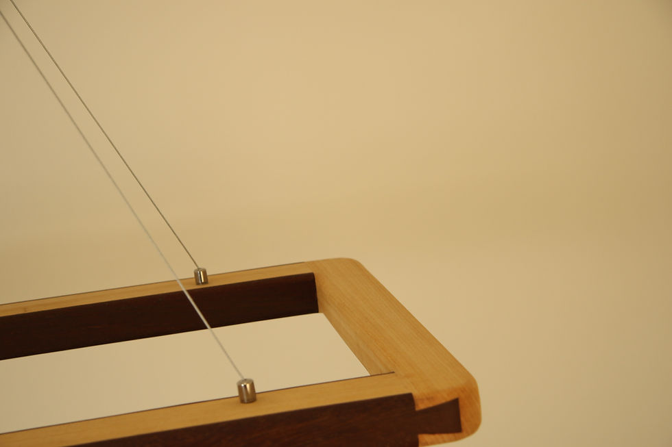 Thumbnail: Lampadario led in legno dettaglio angoli code di rondine