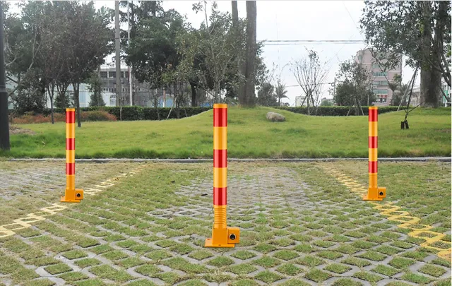 Thumbnail: Flexible Spring Post Bollard