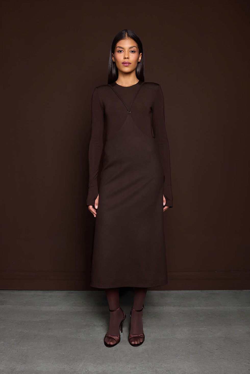 Коричневий сарафан на бретельках