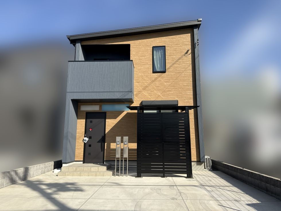 視線対策と雨よけを同時に叶えた駐輪スペース