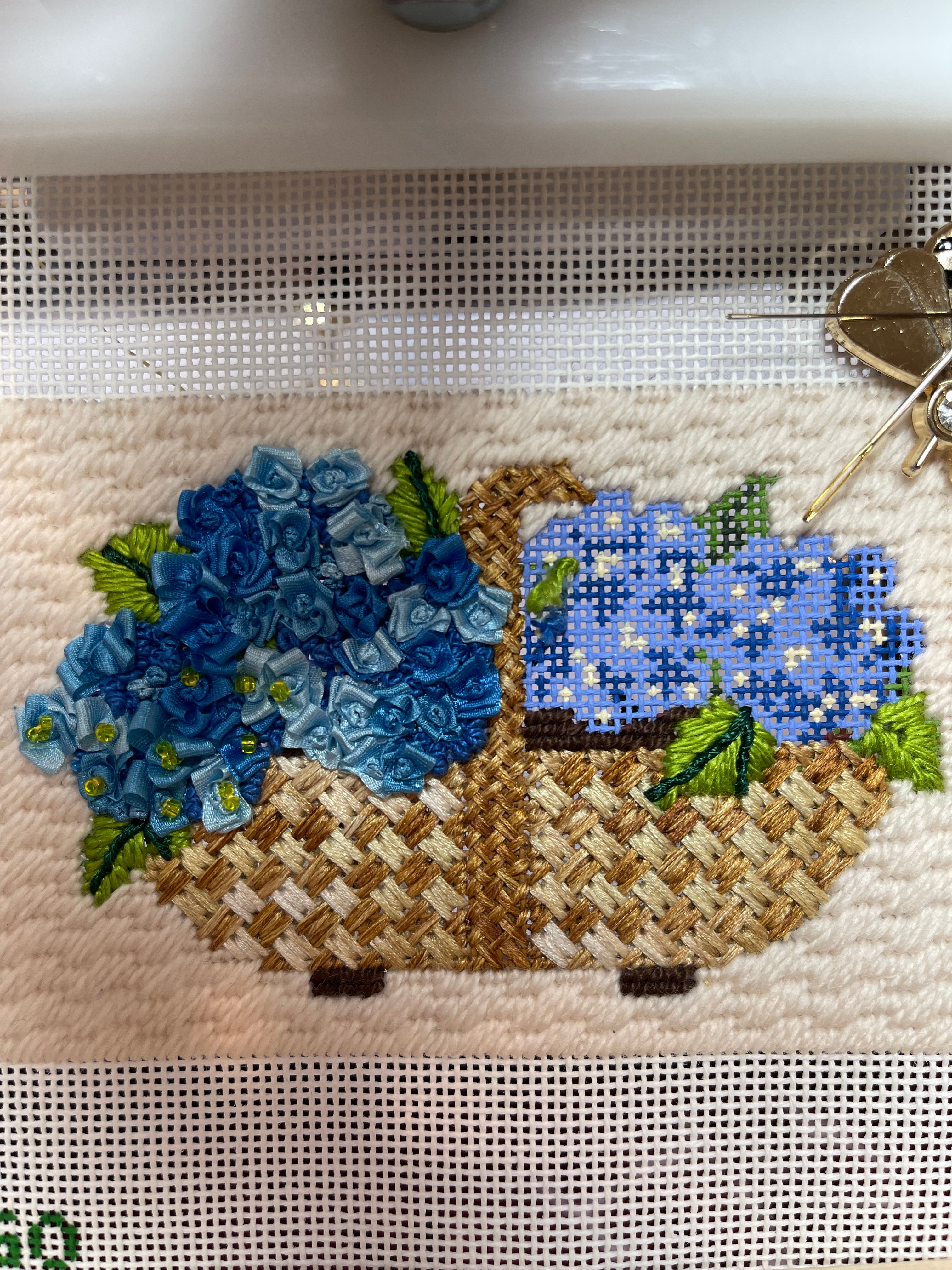 Tout le Monde - Sussex Trug