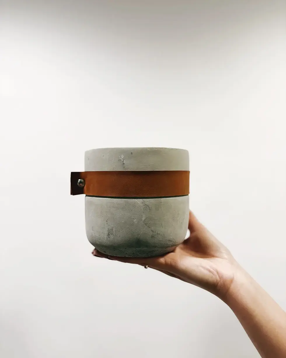 osłonka betonowa z paskiem