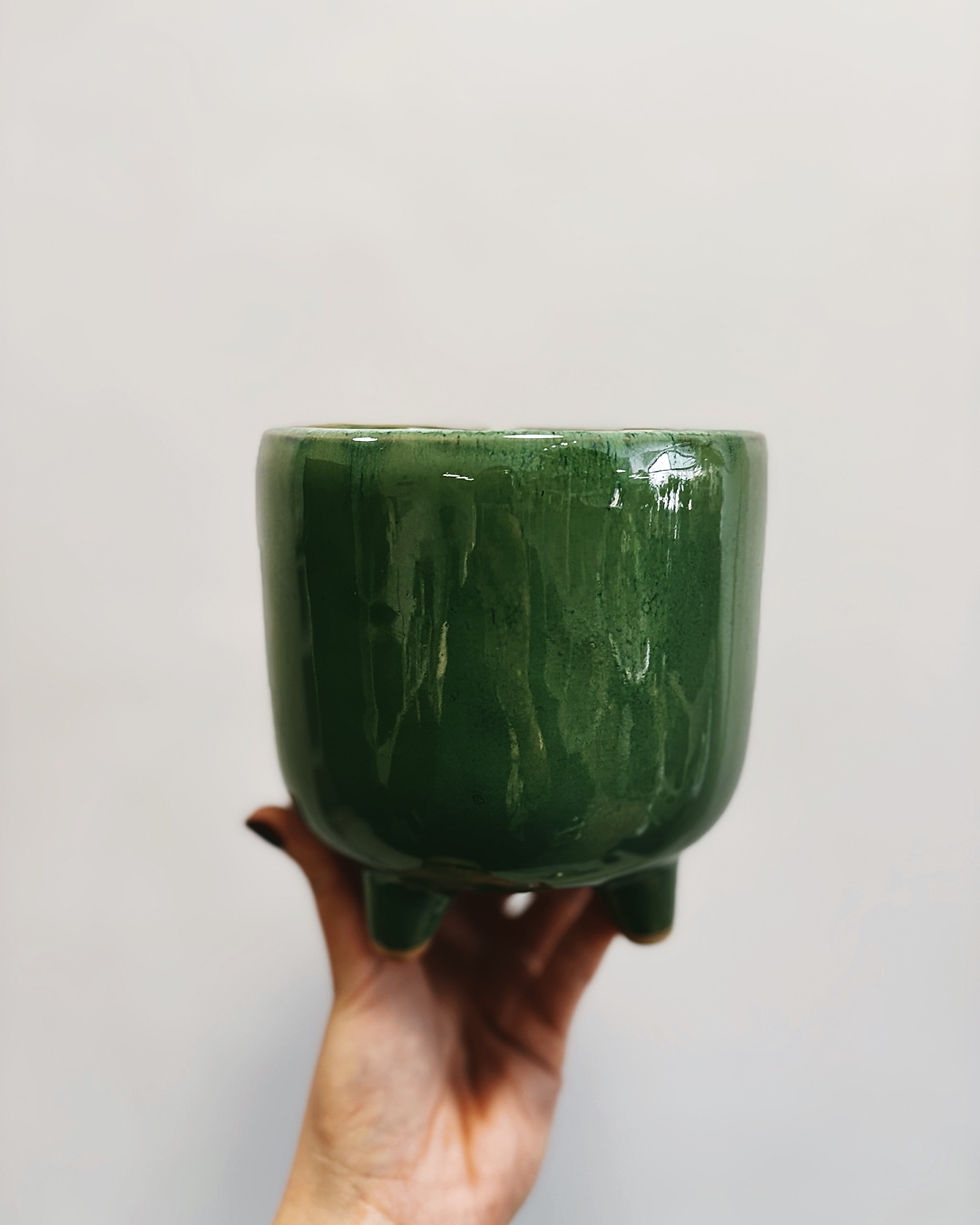 osłonka ceramiczna zielona na nóżkach 12 cm