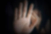 Jovem de 19 anos invade casa e abusa de adolescente de 12 anos em Juiz de Fora, MG